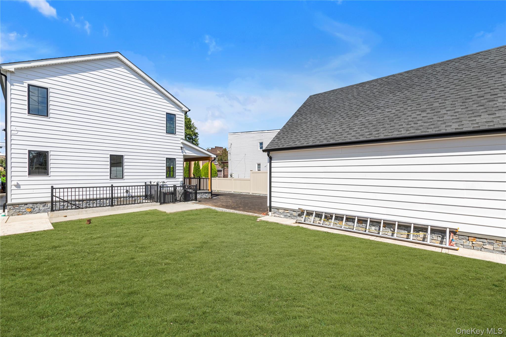 157 Lincoln Avenue # 1, Mineola, NY 11501