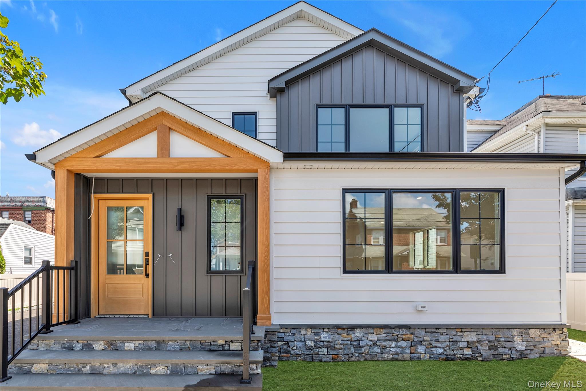 157 Lincoln Avenue # 2, Mineola, NY 11501