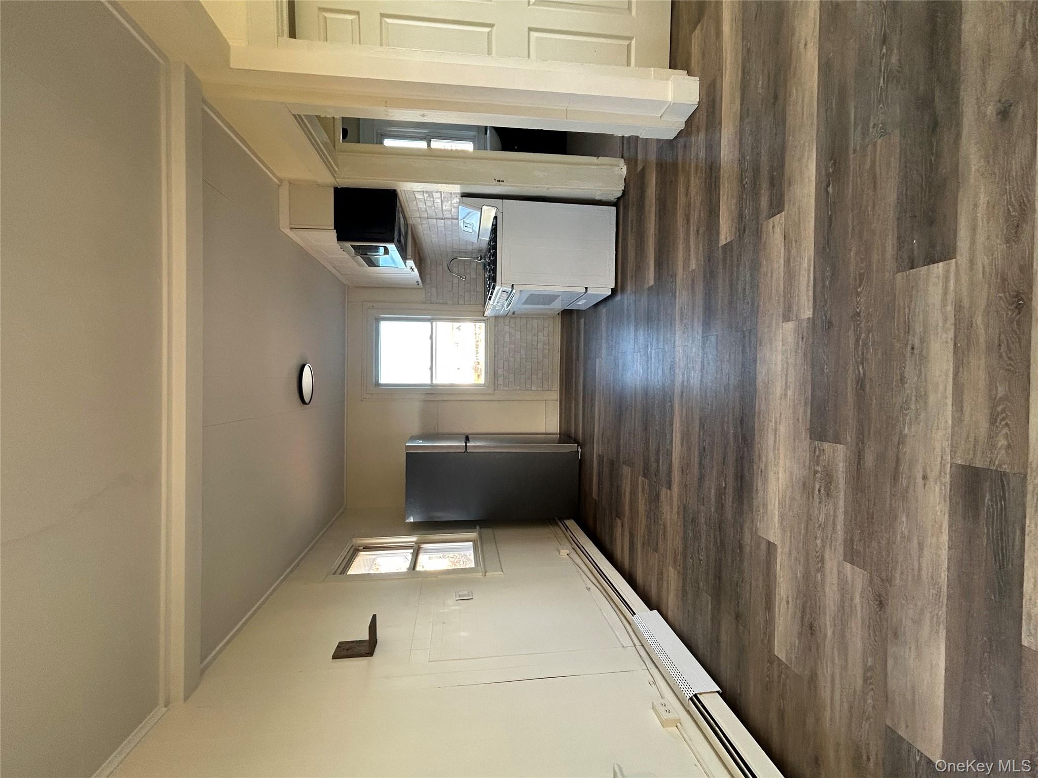 25 Auburn Avenue # 2, Bay Shore, NY 11706