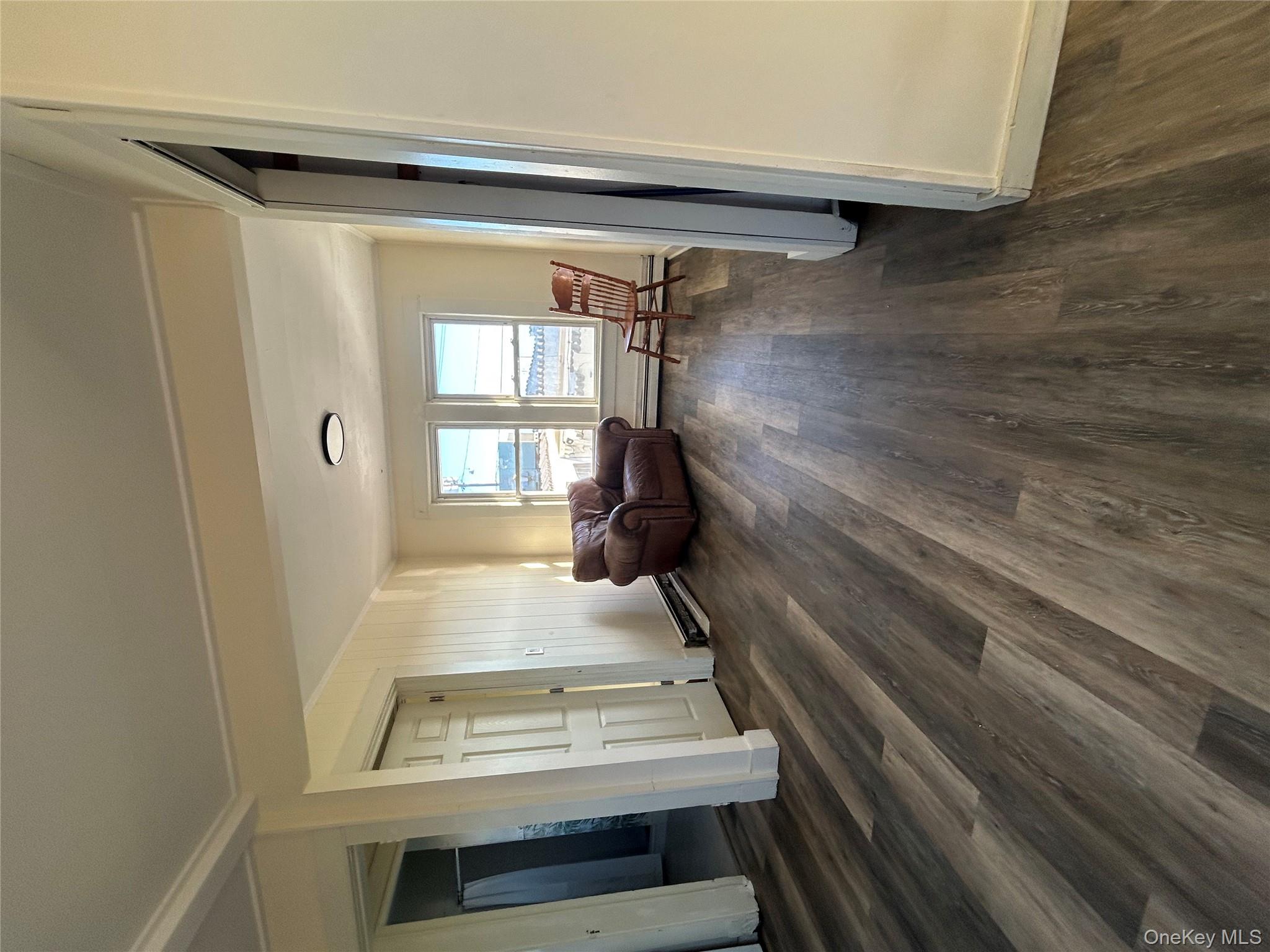 25 Auburn Avenue # 2, Bay Shore, NY 11706