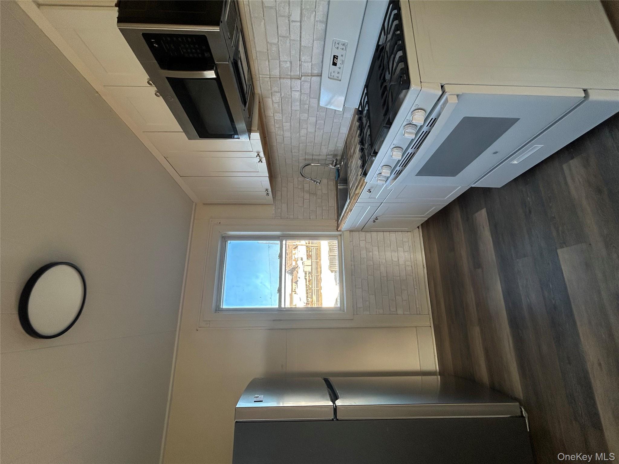 25 Auburn Avenue # 2, Bay Shore, NY 11706