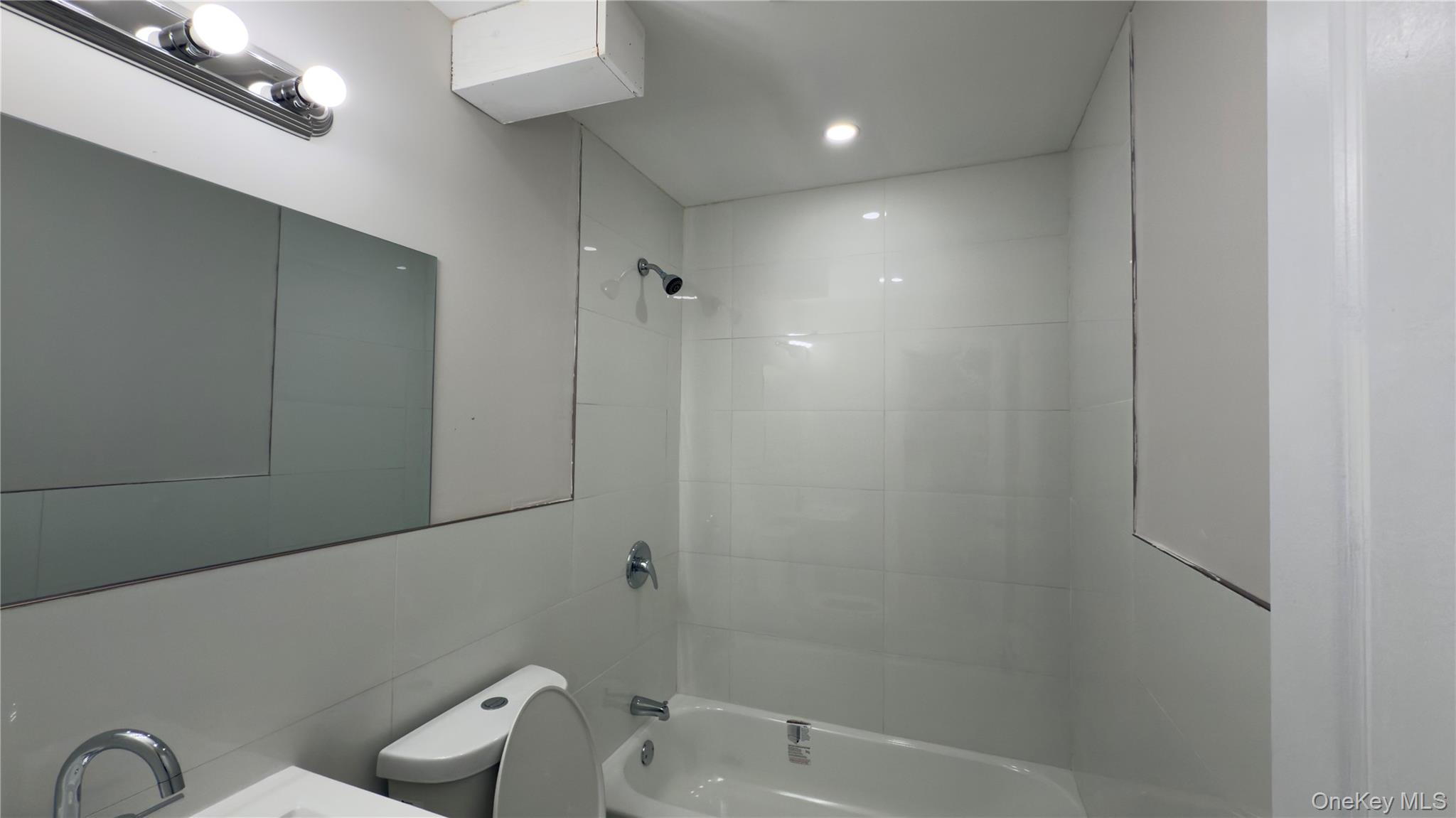 120 linden, Hempstead, NY 11550