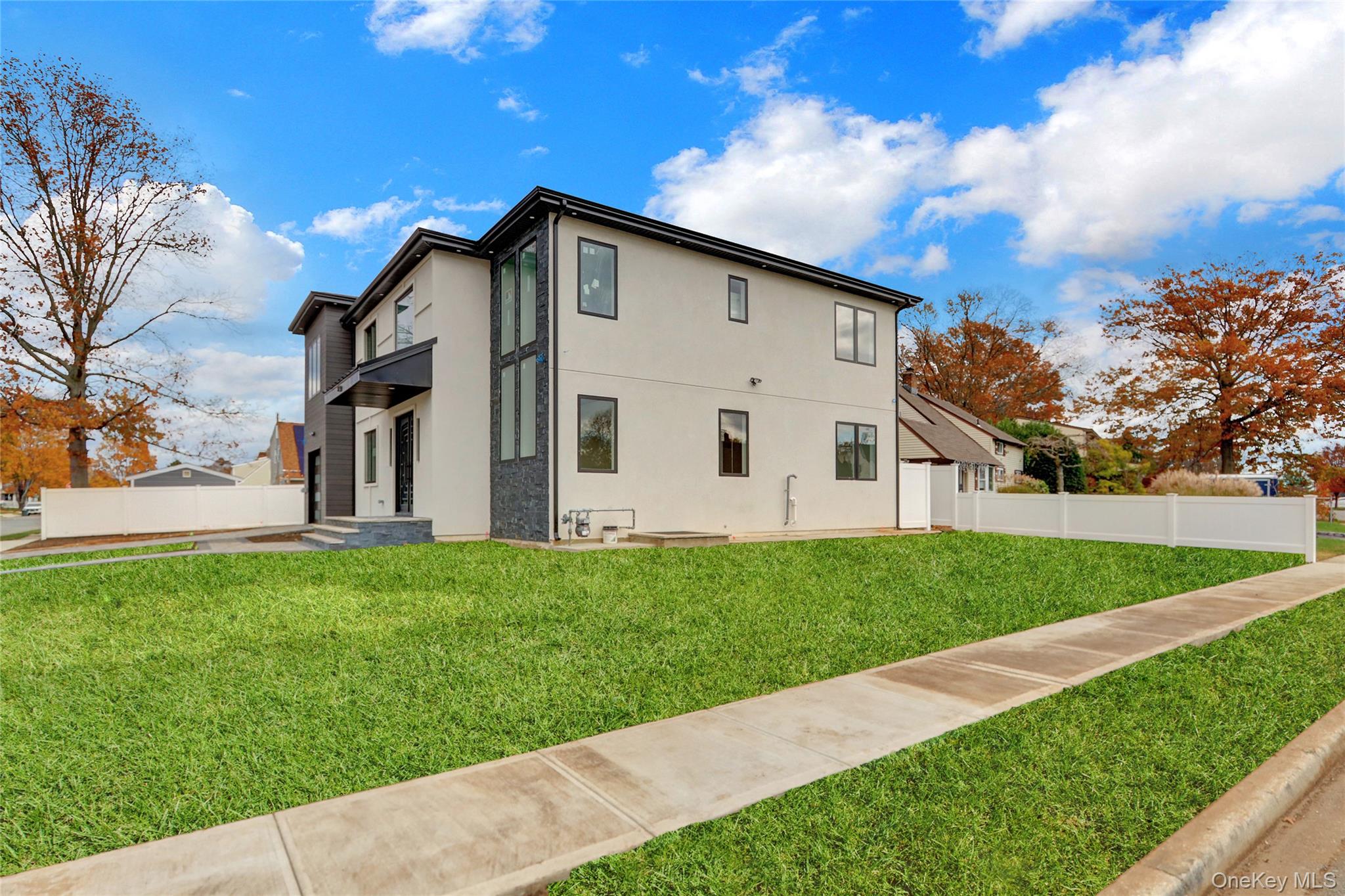 1 Gleaner Lane, Levittown, NY 11756