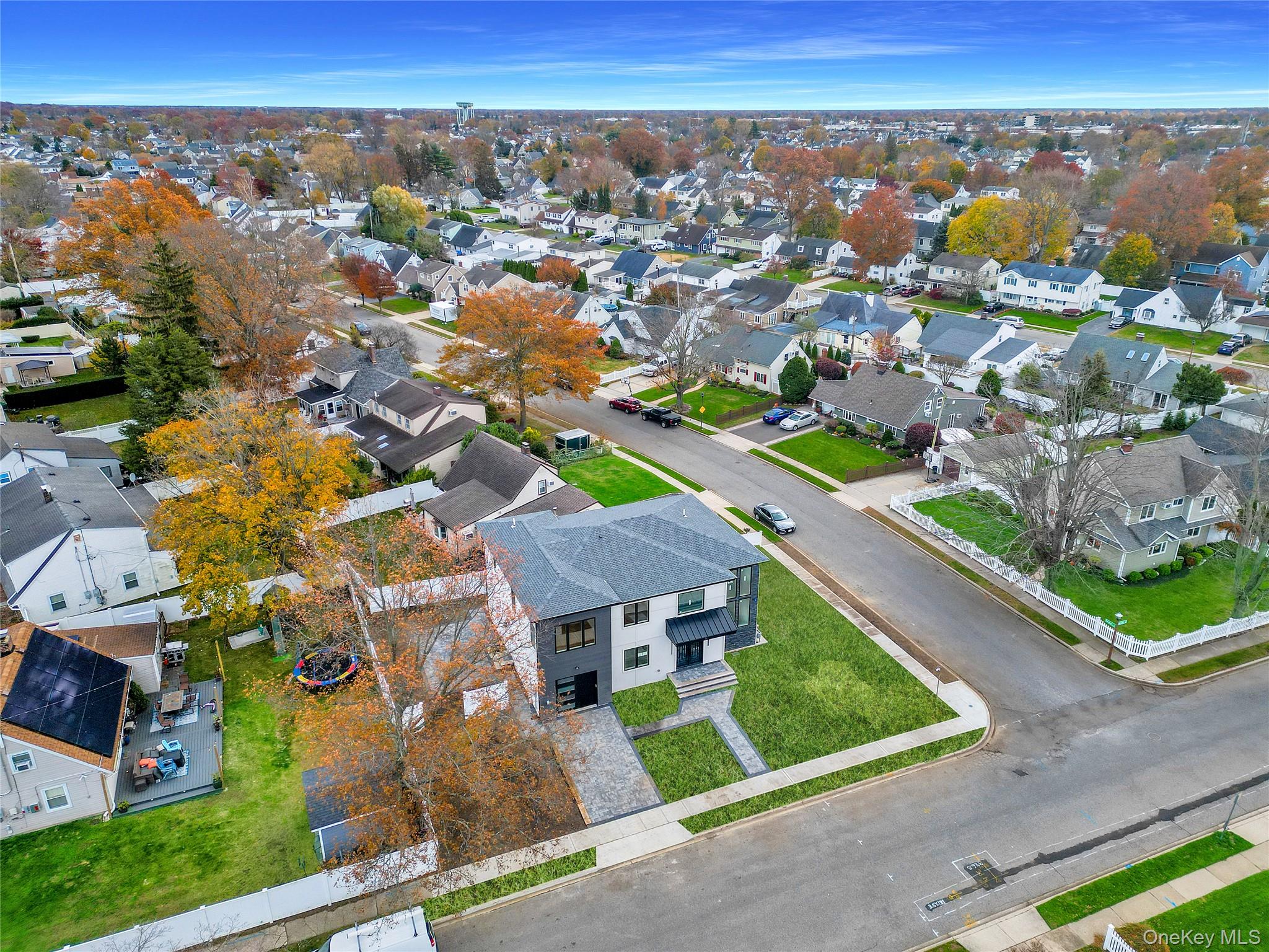 1 Gleaner Lane, Levittown, NY 11756