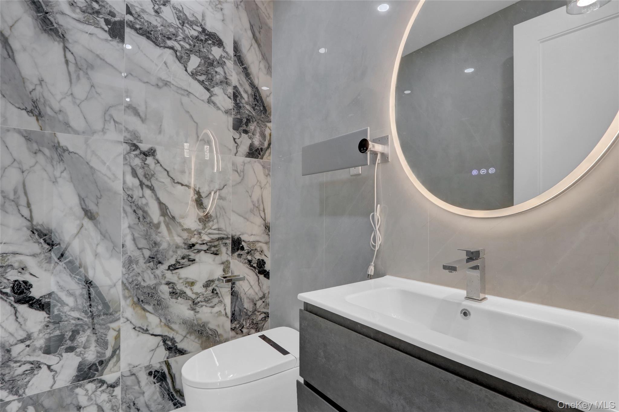 1 Gleaner Lane, Levittown, NY 11756