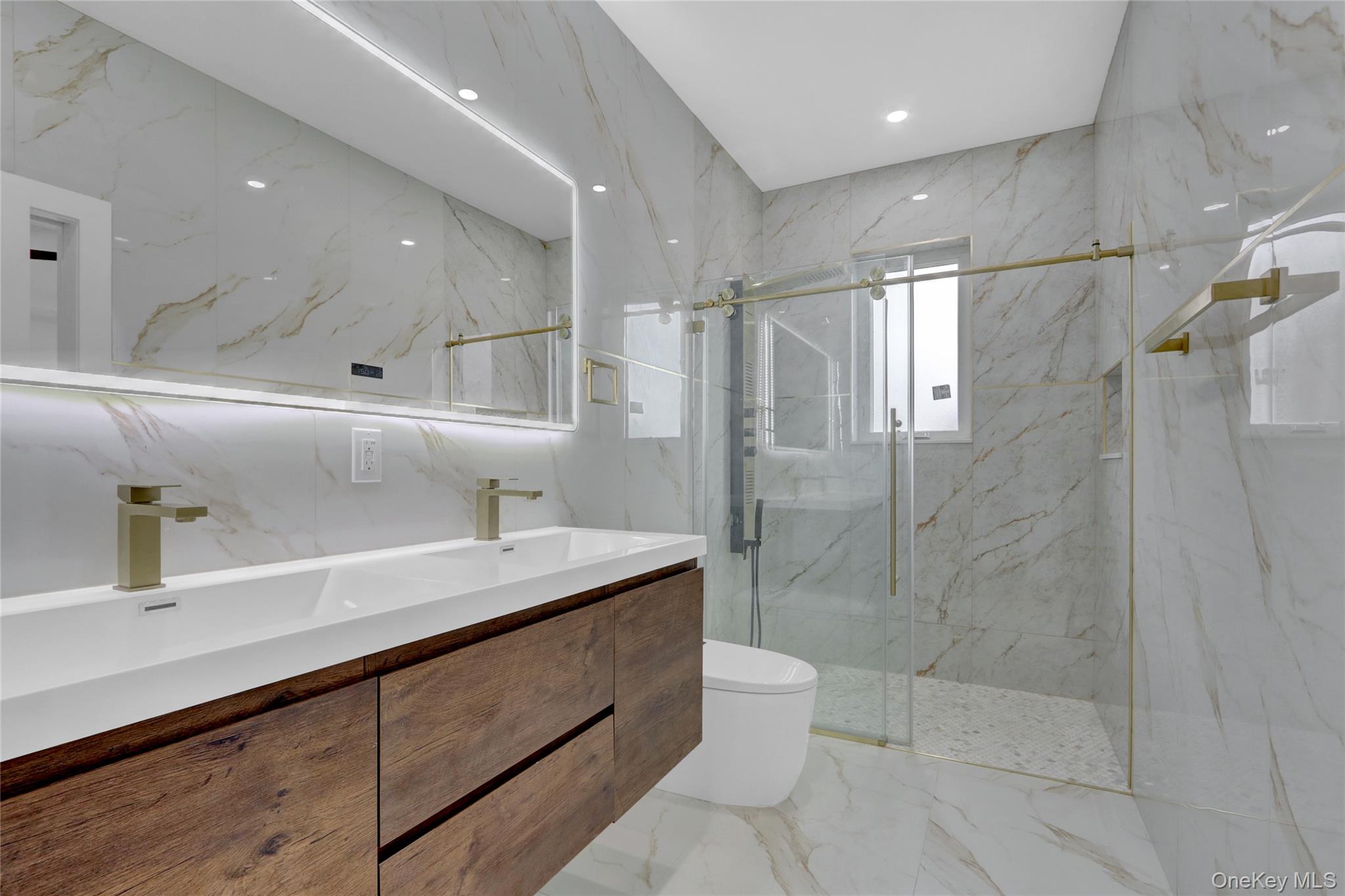 1 Gleaner Lane, Levittown, NY 11756