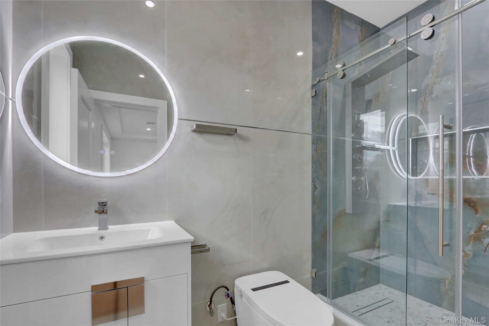 1 Gleaner Lane, Levittown, NY 11756