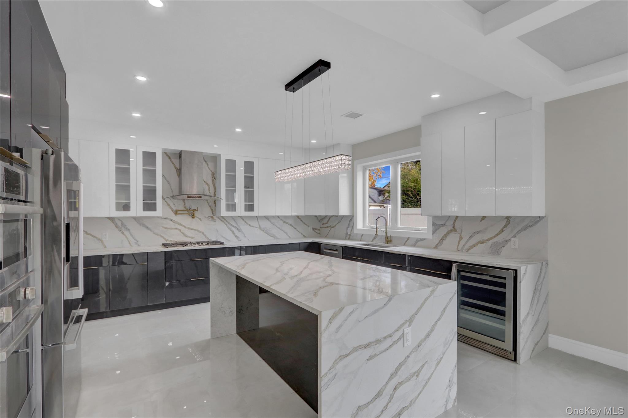 1 Gleaner Lane, Levittown, NY 11756