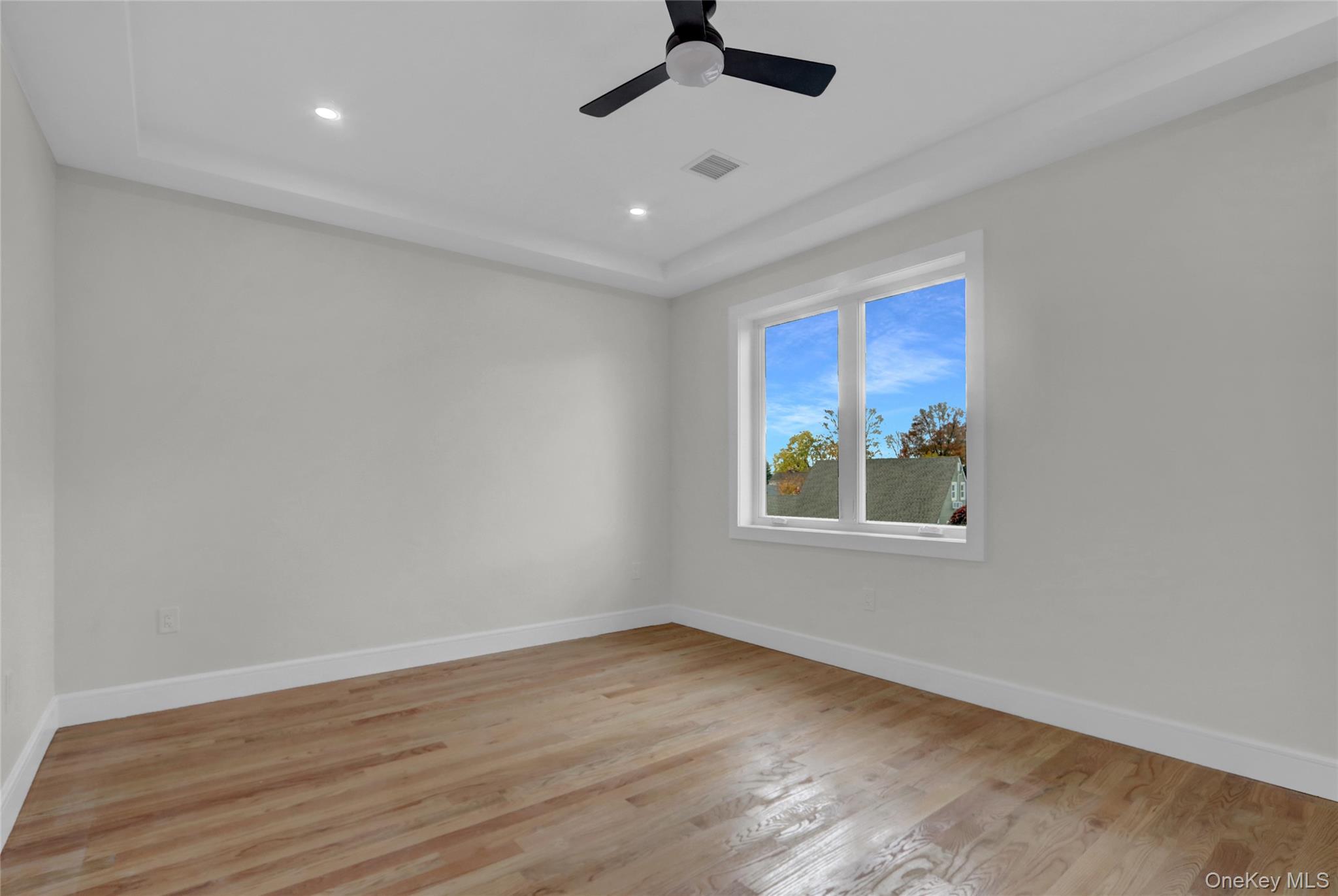 1 Gleaner Lane, Levittown, NY 11756