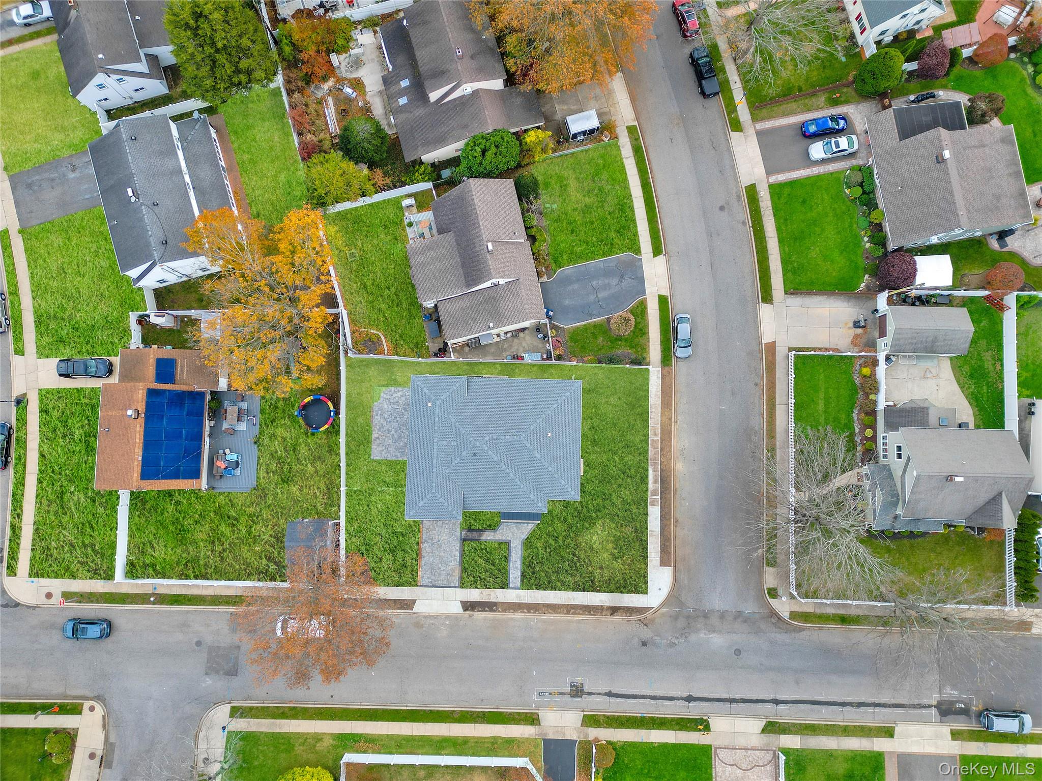 1 Gleaner Lane, Levittown, NY 11756