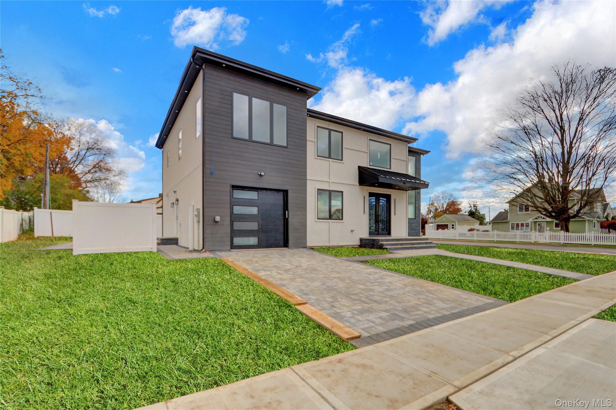 1 Gleaner Lane, Levittown, NY 11756