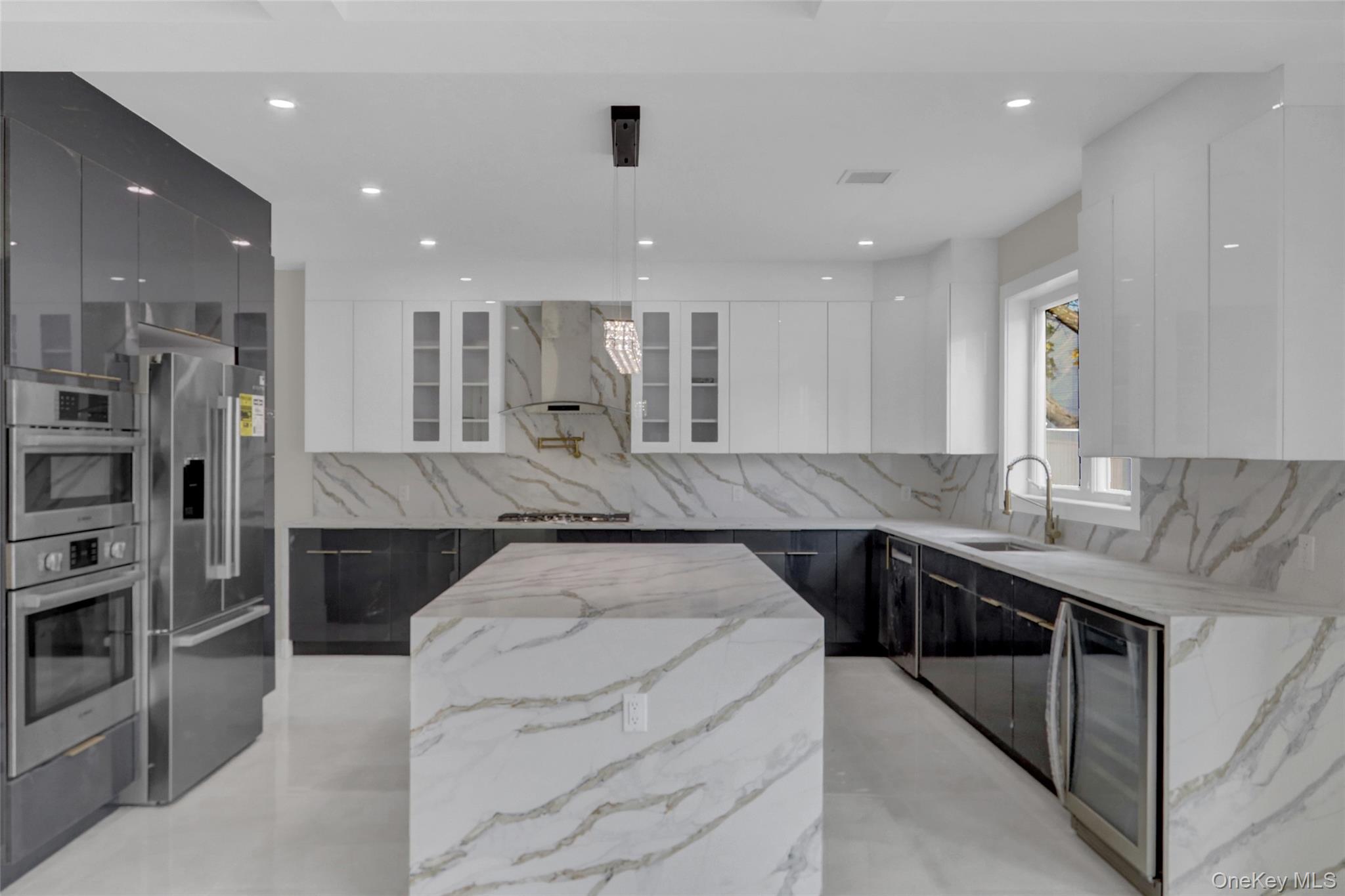 1 Gleaner Lane, Levittown, NY 11756