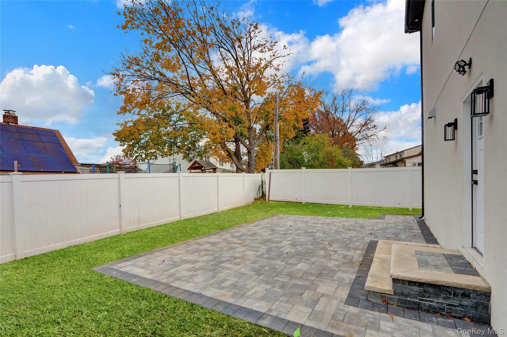 1 Gleaner Lane, Levittown, NY 11756