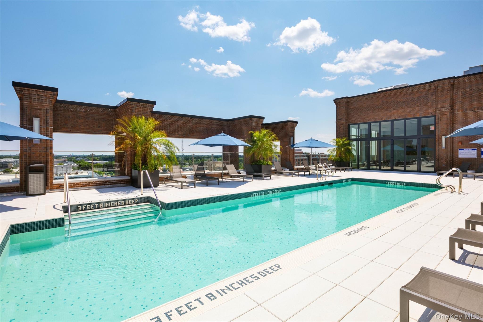 199 2nd St # E902, Mineola, NY 11501