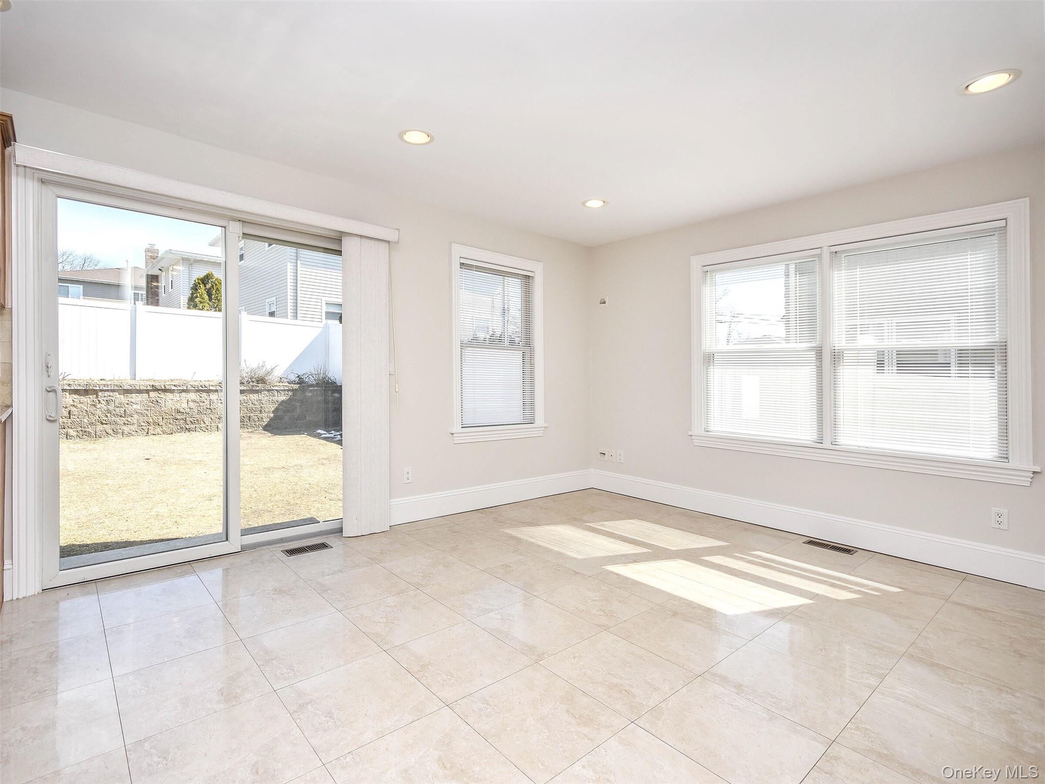 24B Sintsink Dr W, Port Washington, NY 11050