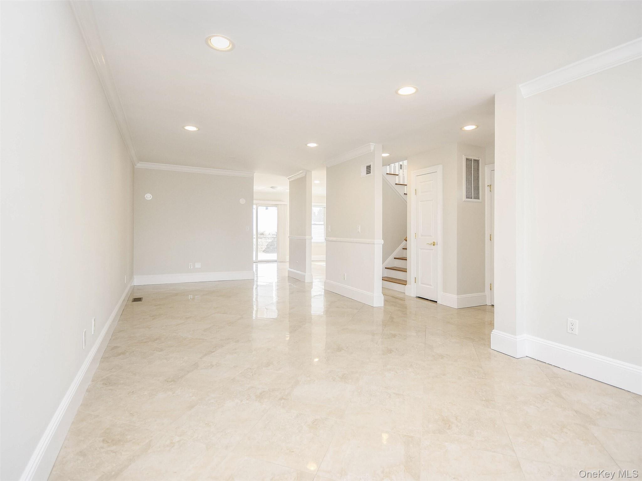 24B Sintsink Dr W, Port Washington, NY 11050