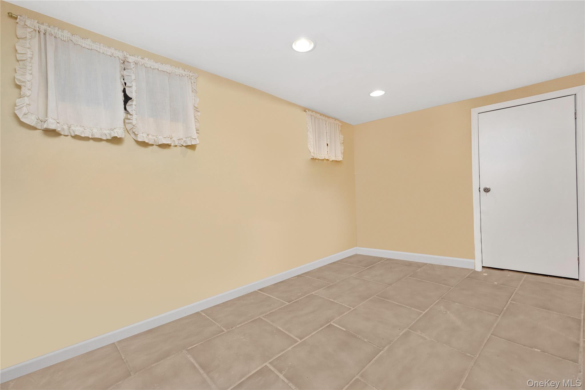 6451 59th Avenue, Maspeth, NY 11378