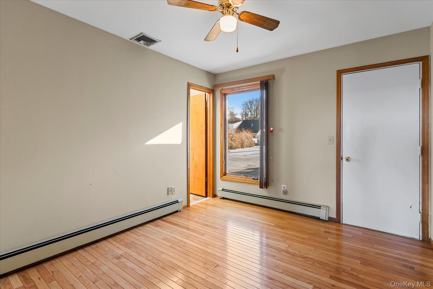 18 N Walk, Jamesport, NY 11947