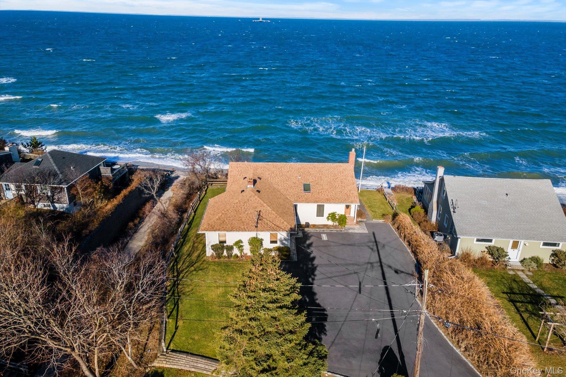 18 N Walk, Jamesport, NY 11947