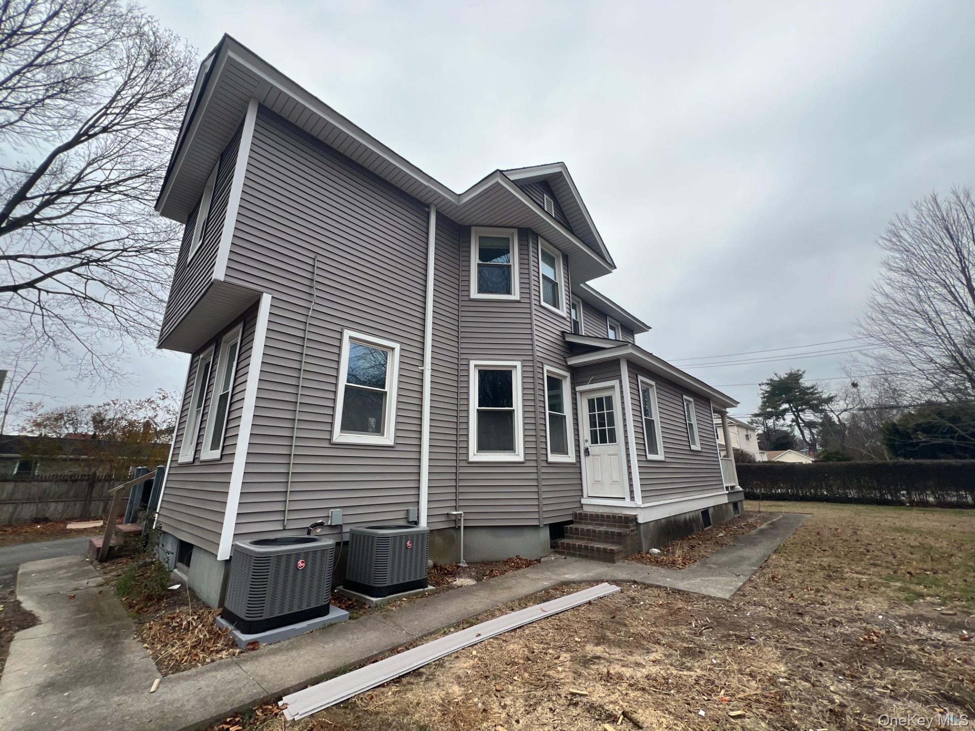 24 W 18th Street, Huntington Station, NY 11746