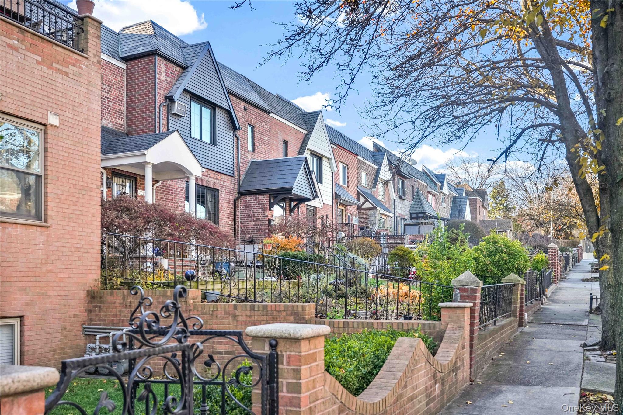 20-11 35th Street, Astoria, NY 11105