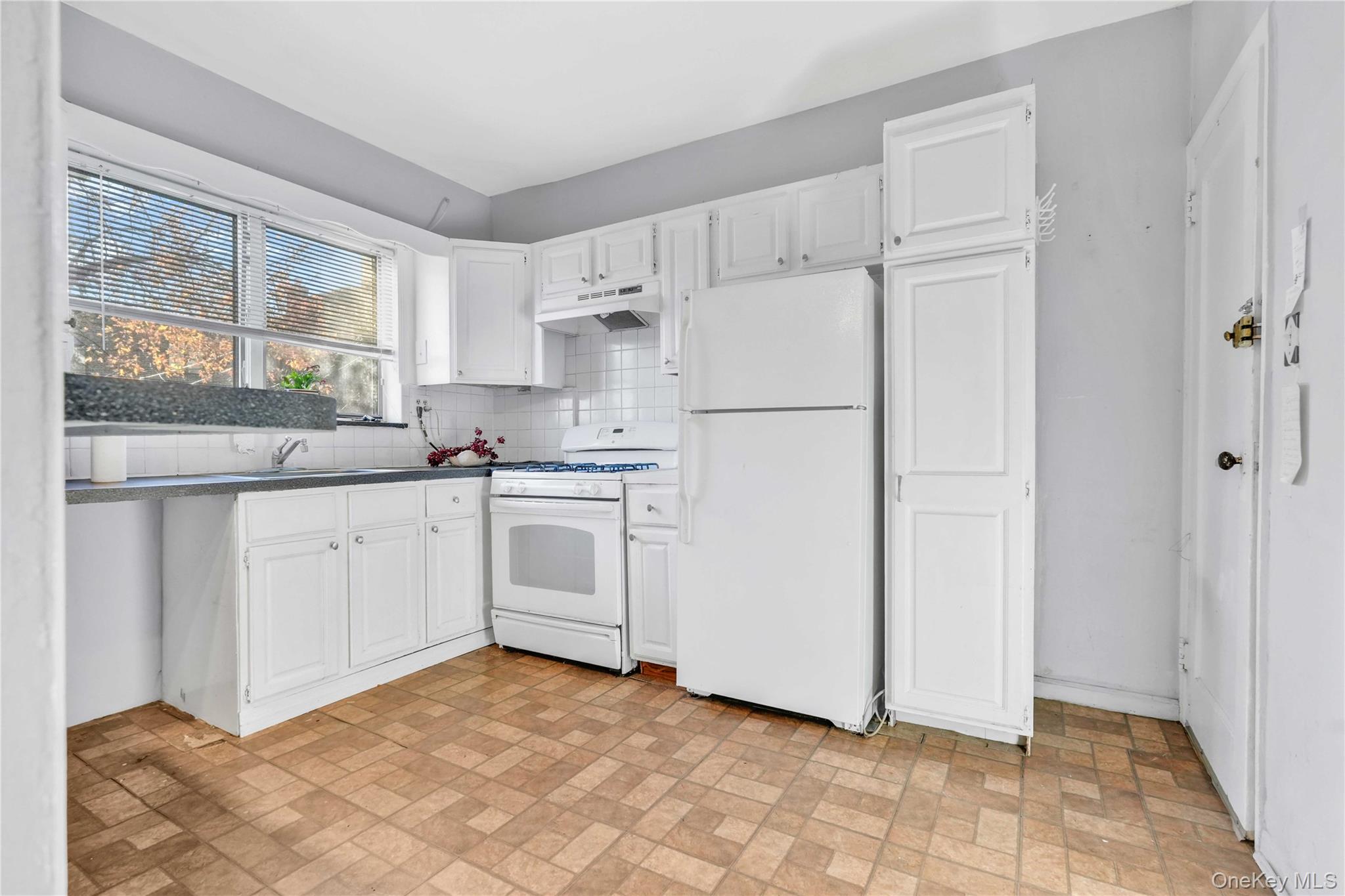 20-11 35th Street, Astoria, NY 11105