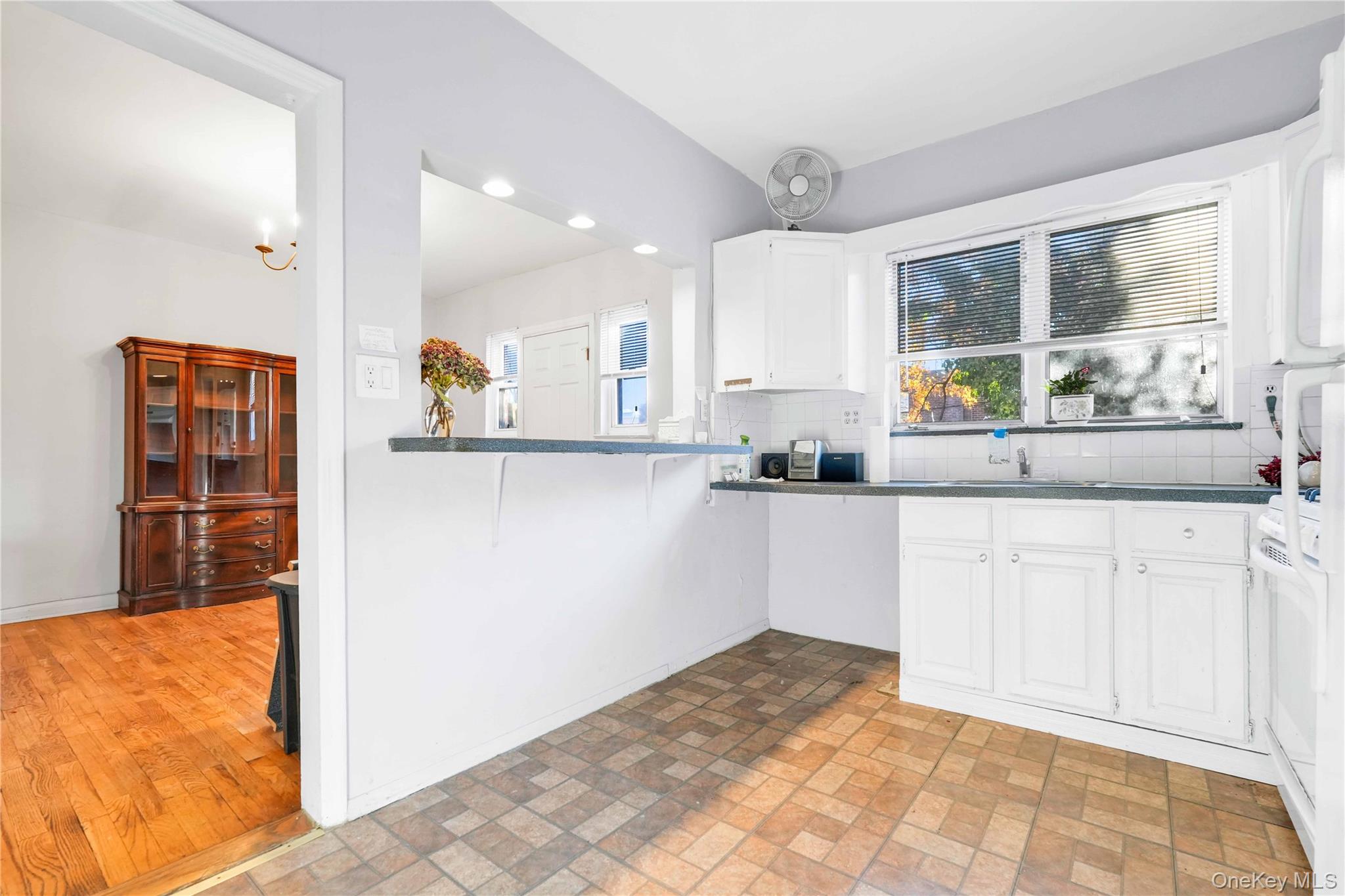 20-11 35th Street, Astoria, NY 11105