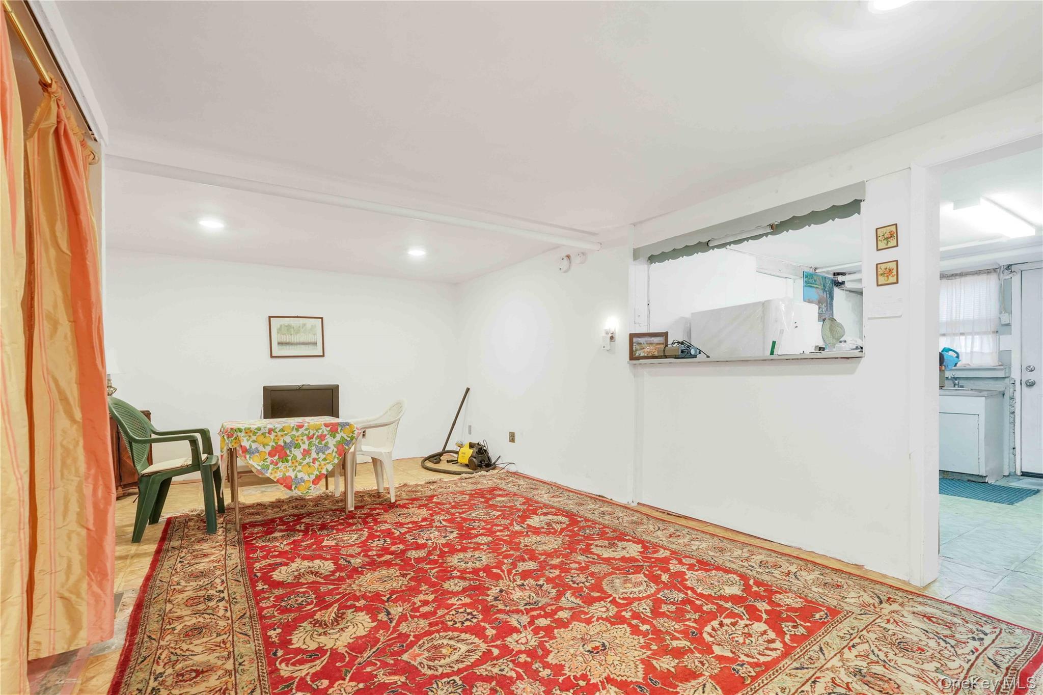 20-11 35th Street, Astoria, NY 11105