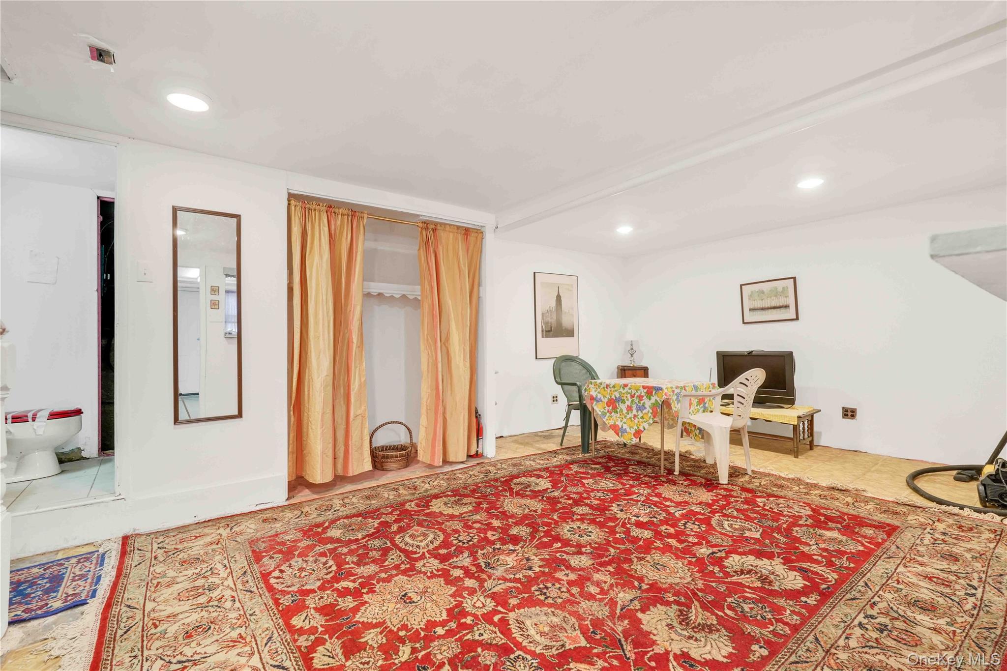 20-11 35th Street, Astoria, NY 11105