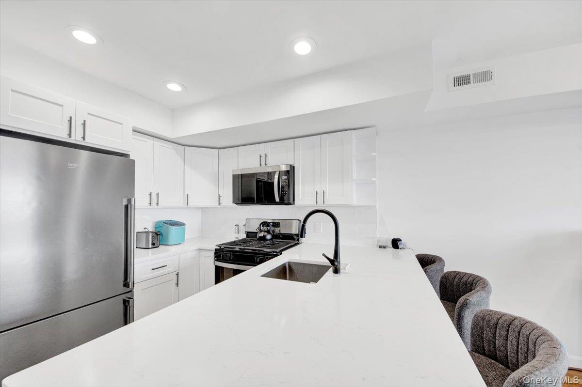 1 Patricia Lane # 403, Bronx, NY 10465