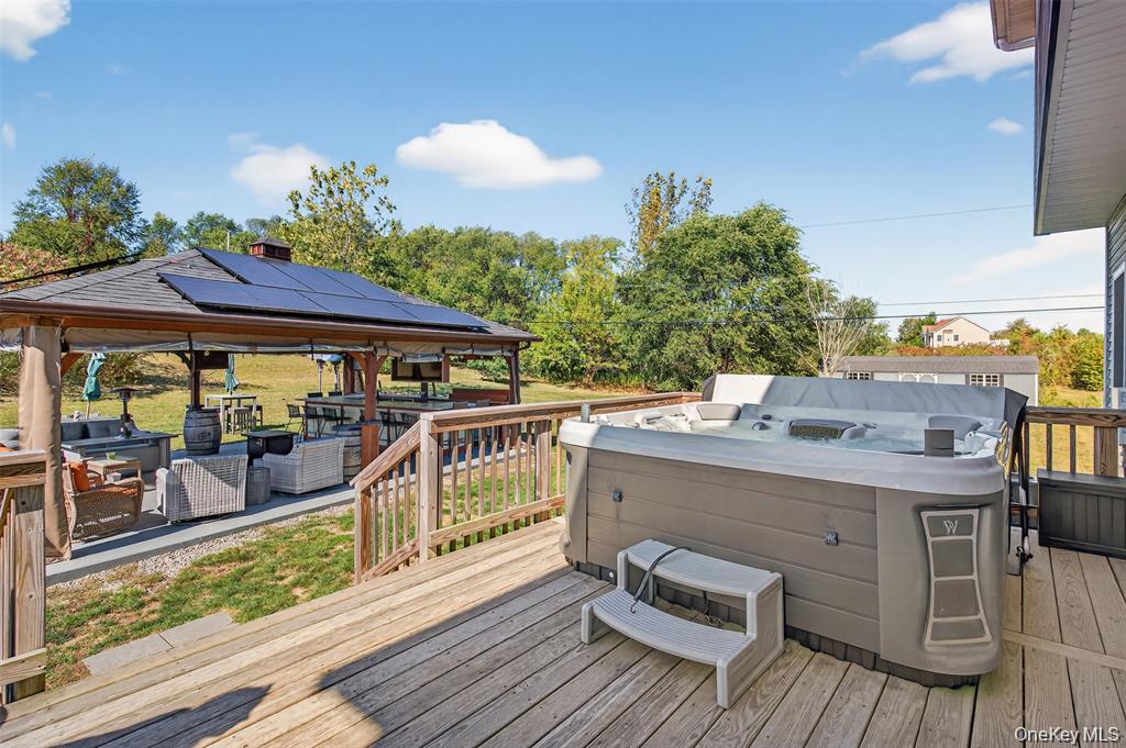 2 Harcourt Cosman Drive, Newburgh, NY 12550