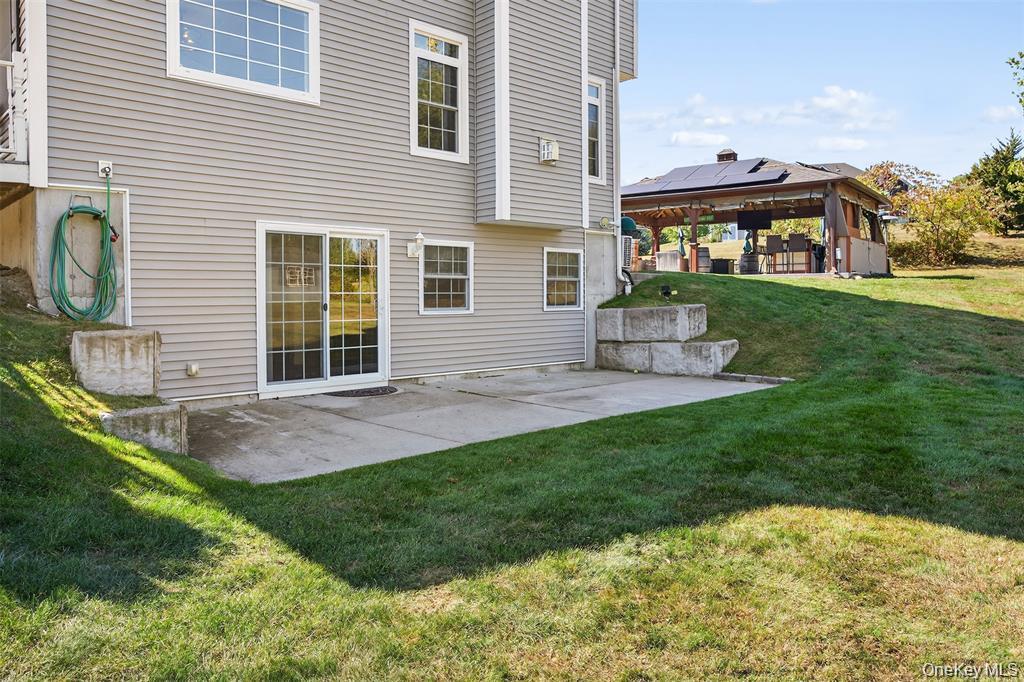 2 Harcourt Cosman Drive, Newburgh, NY 12550