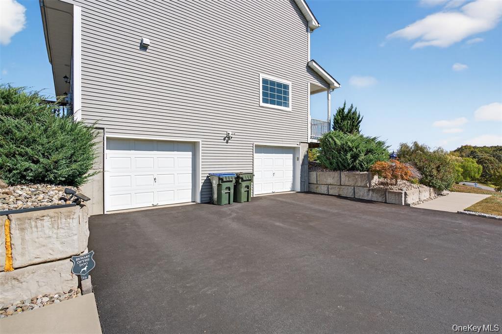 2 Harcourt Cosman Drive, Newburgh, NY 12550