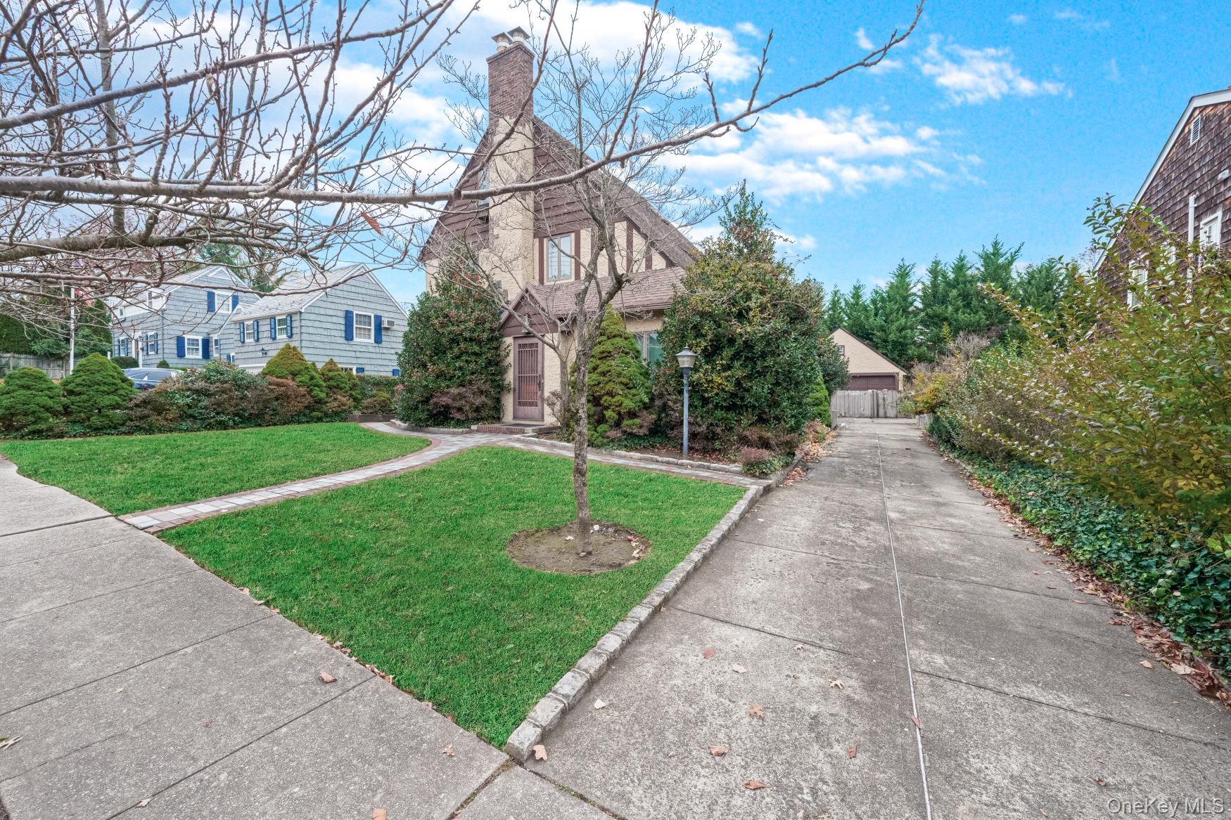 331 Richmond Road, Douglaston, NY 11363