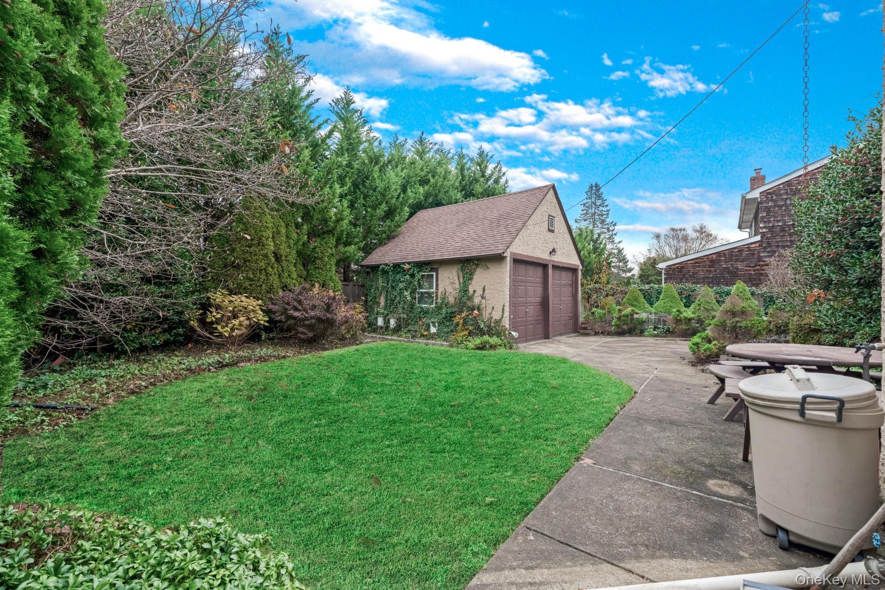 331 Richmond Road, Douglaston, NY 11363