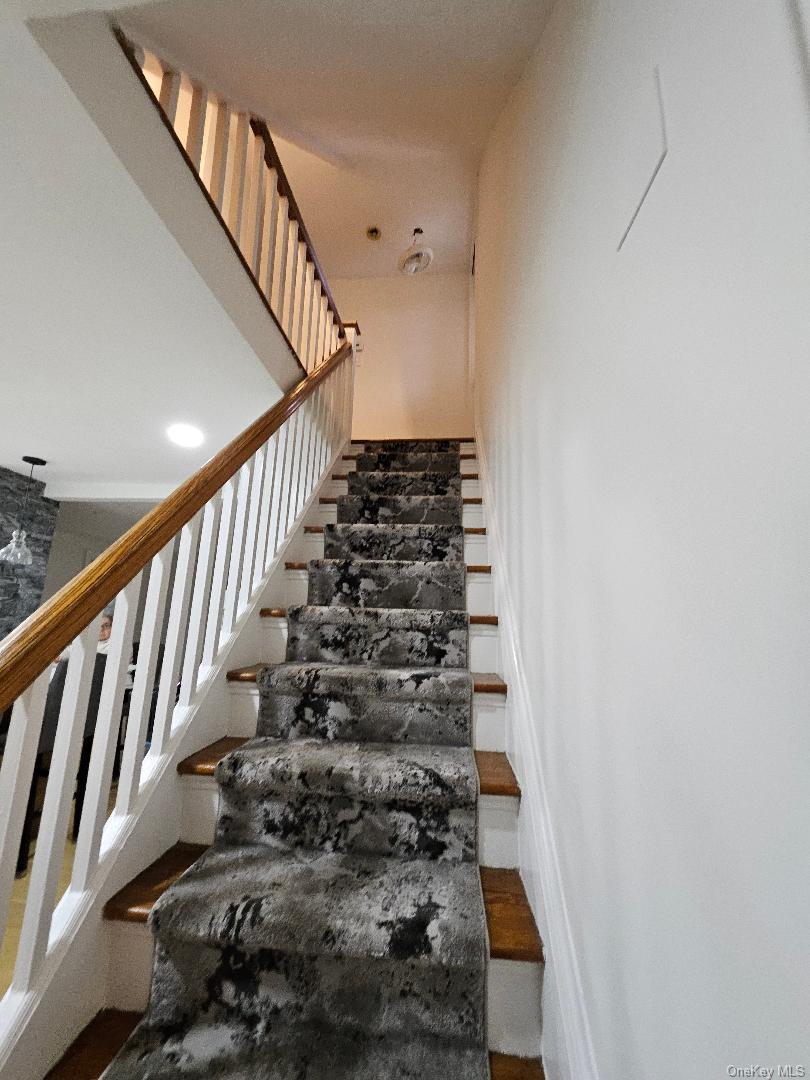 141 Linden Street, Roslyn Heights, NY 11577