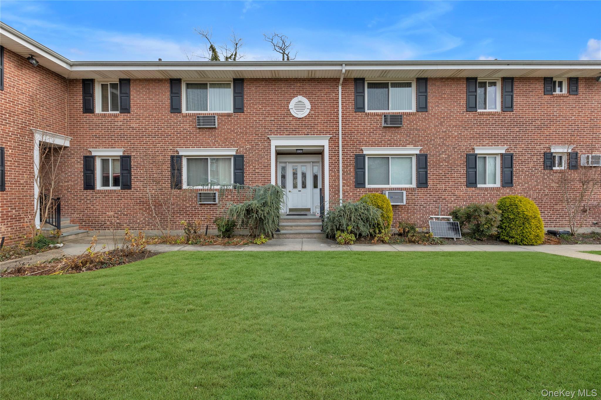 200 Merrick Road # I, Amityville, NY 11701