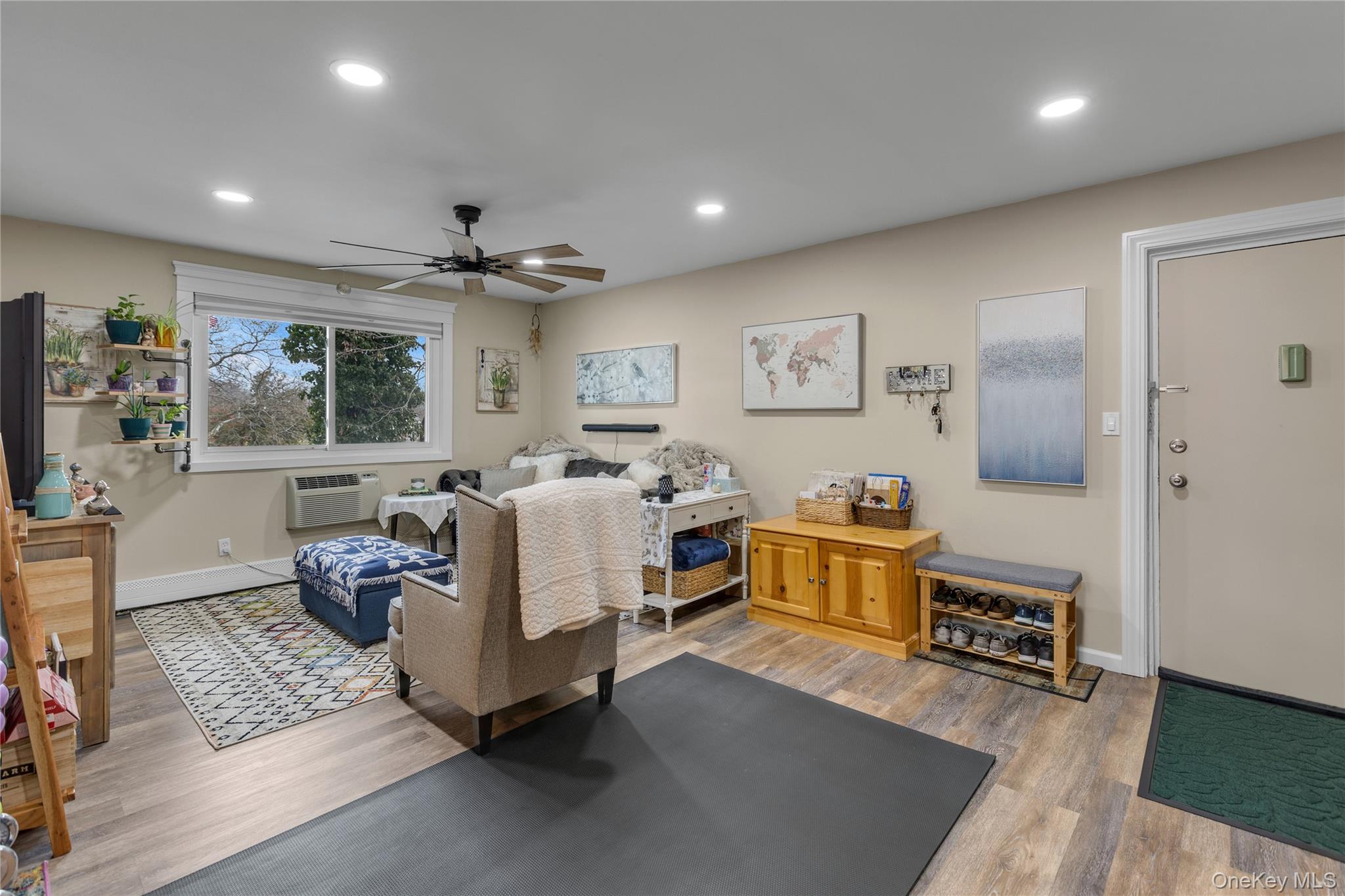 200 Merrick Road # I, Amityville, NY 11701