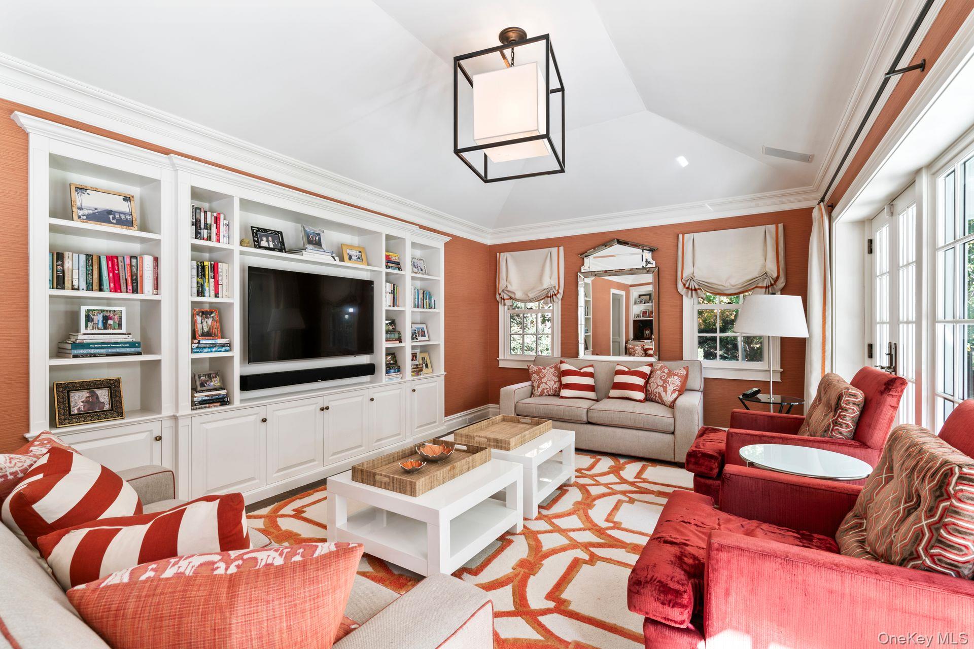 30 Underhill Road, Locust Valley, NY 11560