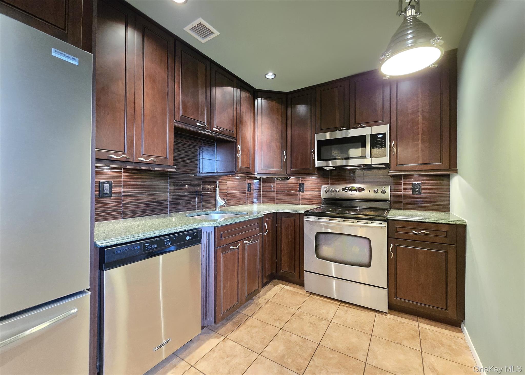 47 Anchor Street # Y, Freeport, NY 11520