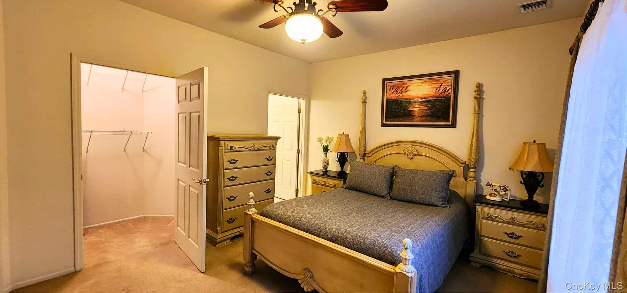 512 Narragansett Villas Drive, Lindenhurst, NY 11757