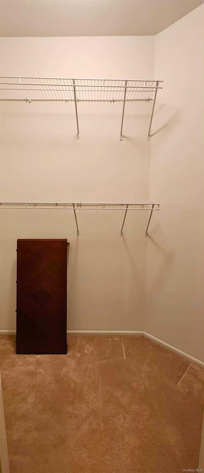 512 Narragansett Villas Drive, Lindenhurst, NY 11757