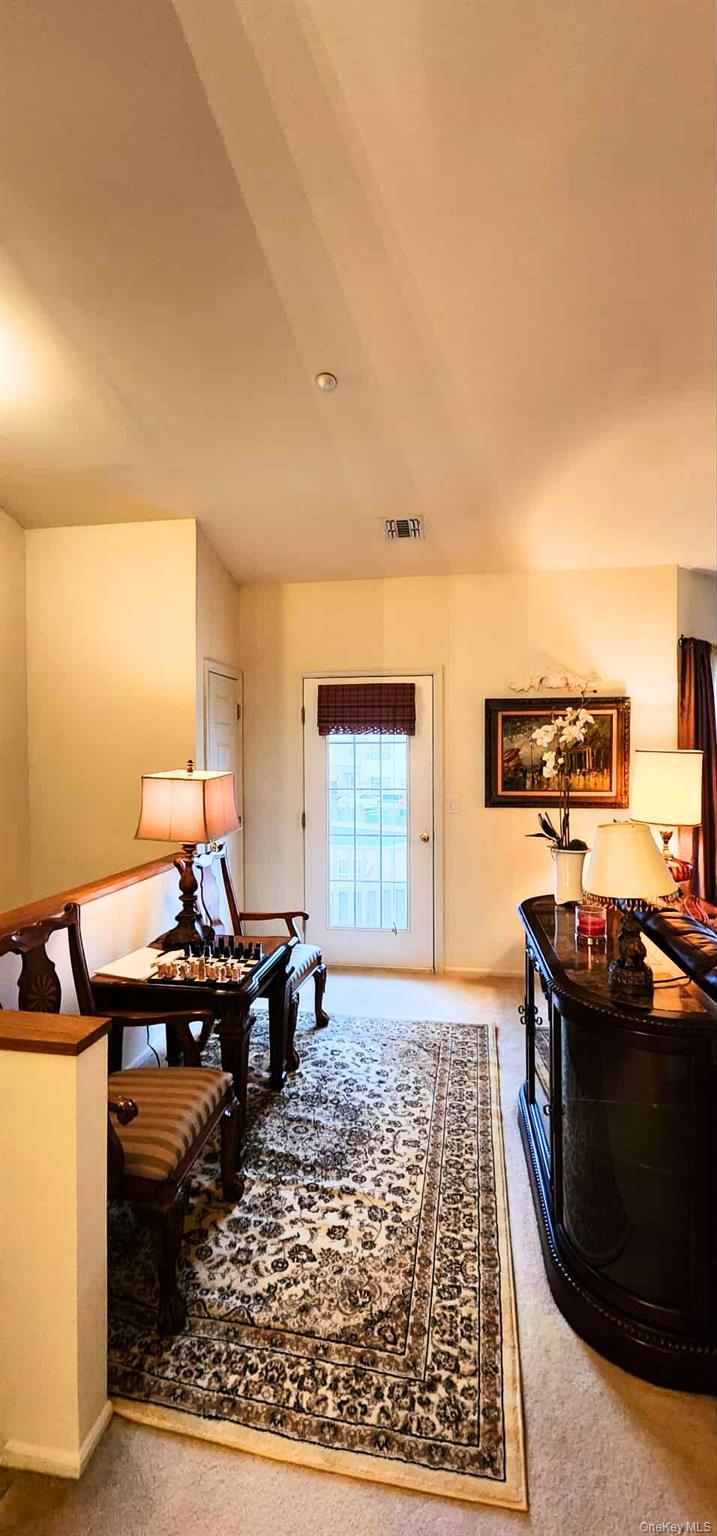 512 Narragansett Villas Drive, Lindenhurst, NY 11757