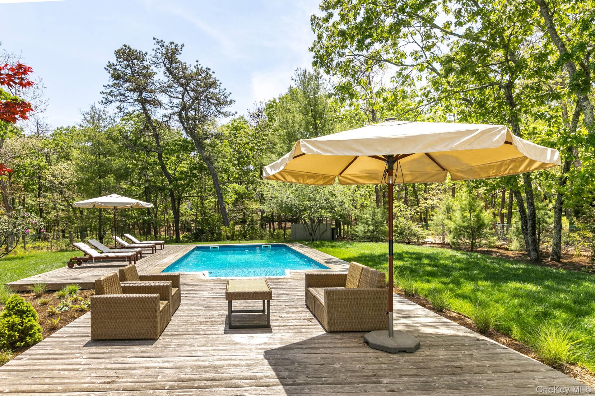 546 Wainscott Northwest Road, Wainscott, NY 11975