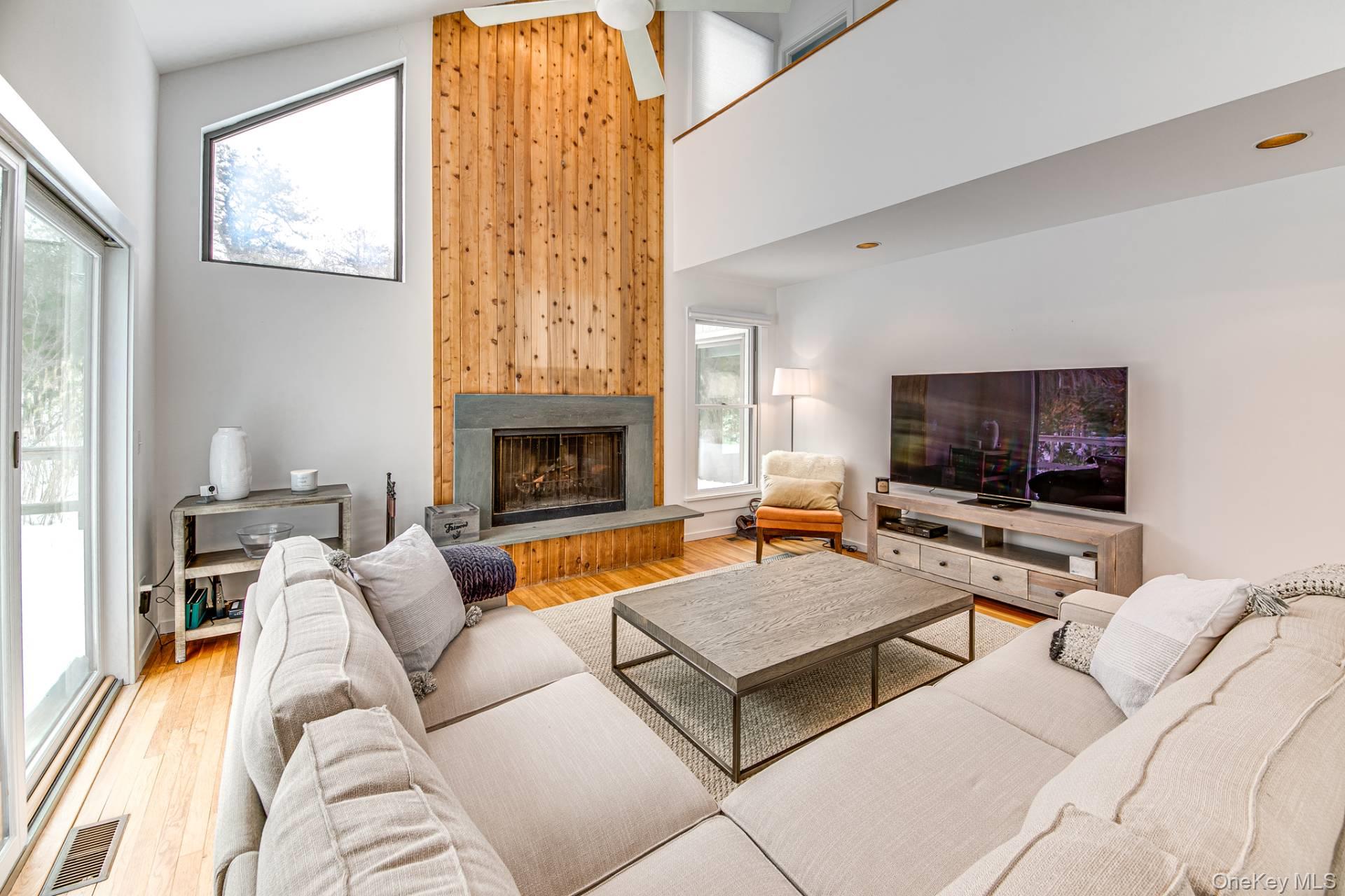 546 Wainscott Northwest Road, Wainscott, NY 11975