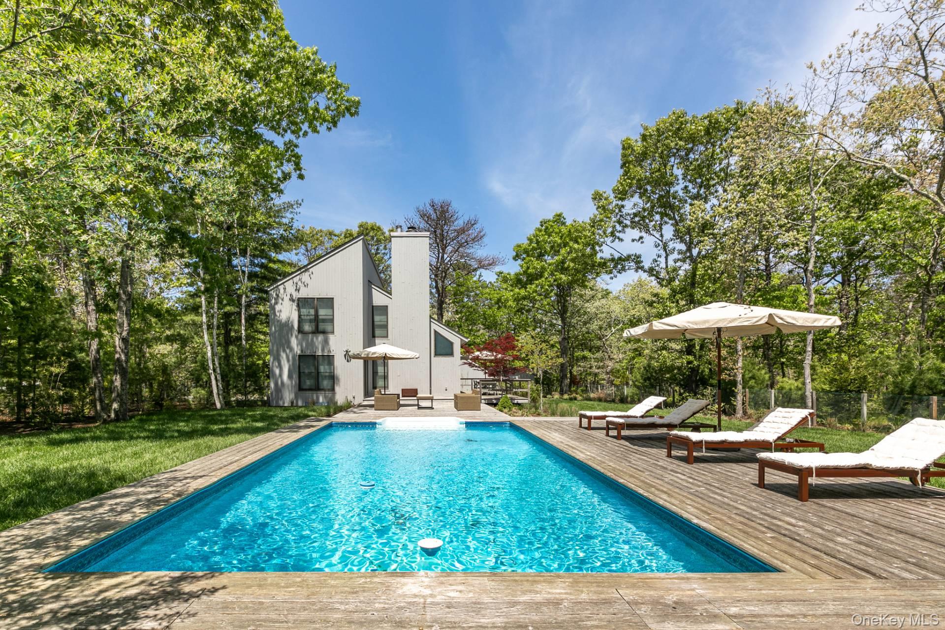 546 Wainscott Northwest Road, Wainscott, NY 11975