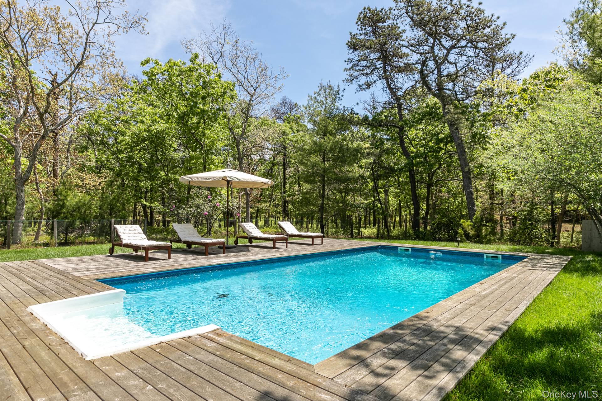 546 Wainscott Northwest Road, Wainscott, NY 11975