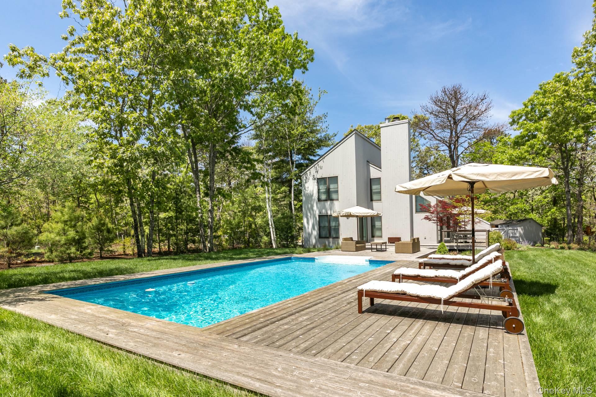 546 Wainscott Northwest Road, Wainscott, NY 11975