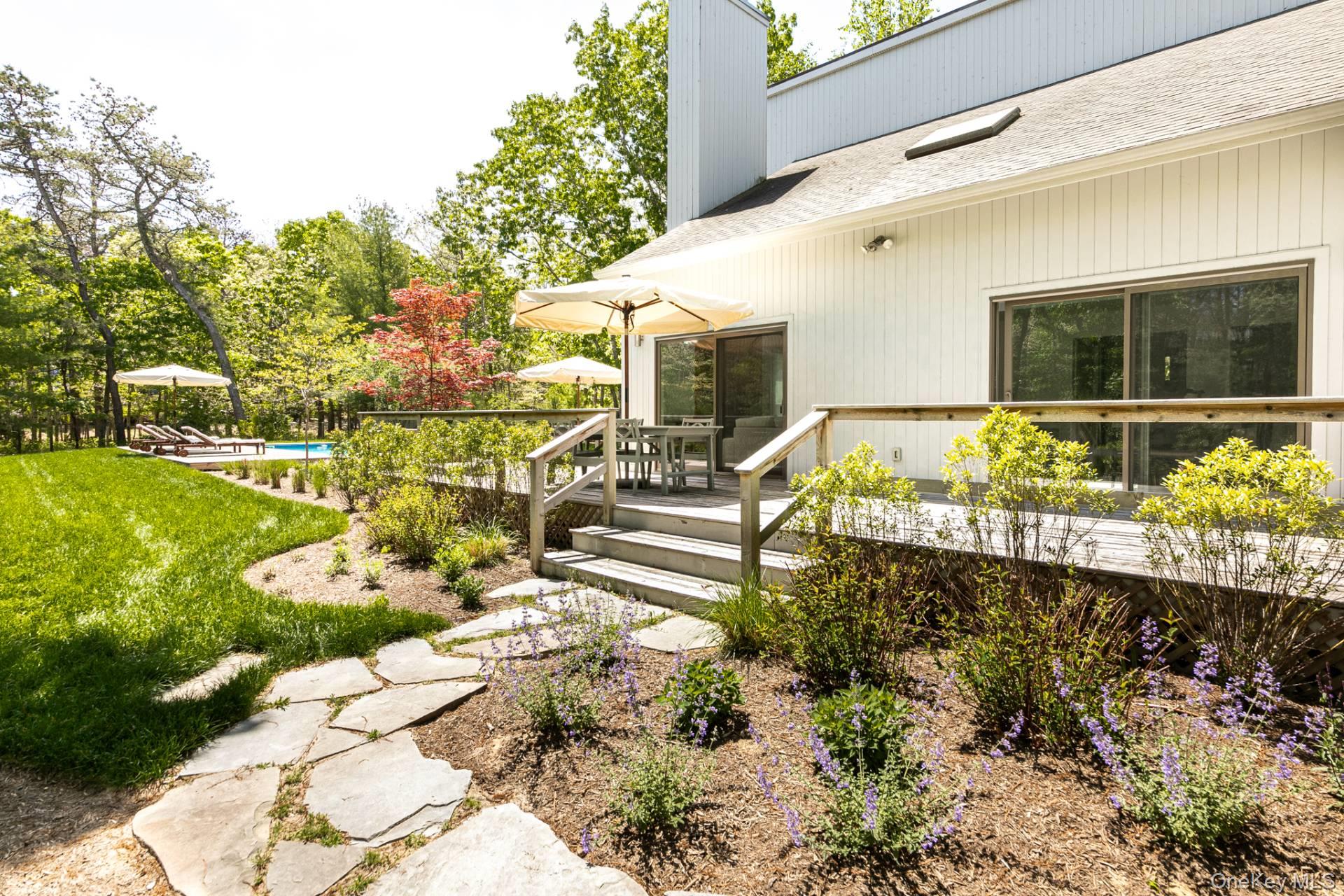 546 Wainscott Northwest Road, Wainscott, NY 11975