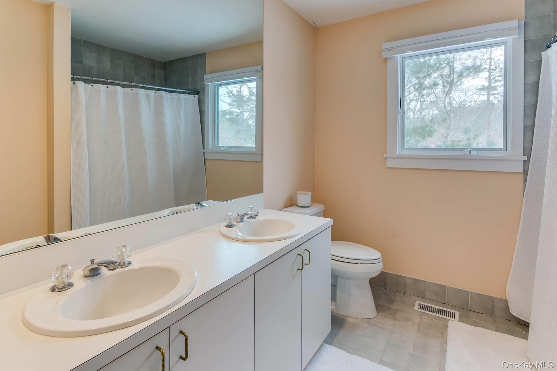 546 Wainscott Northwest Road, Wainscott, NY 11975